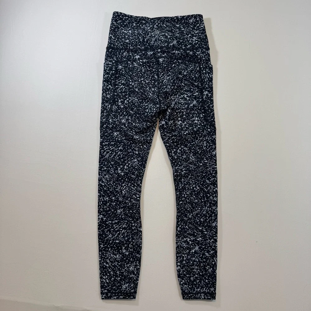 Athleta Ultimate Stash 7/8 Leggings XS‎ Black Storm Texture High Rise - Picture 7 of 7